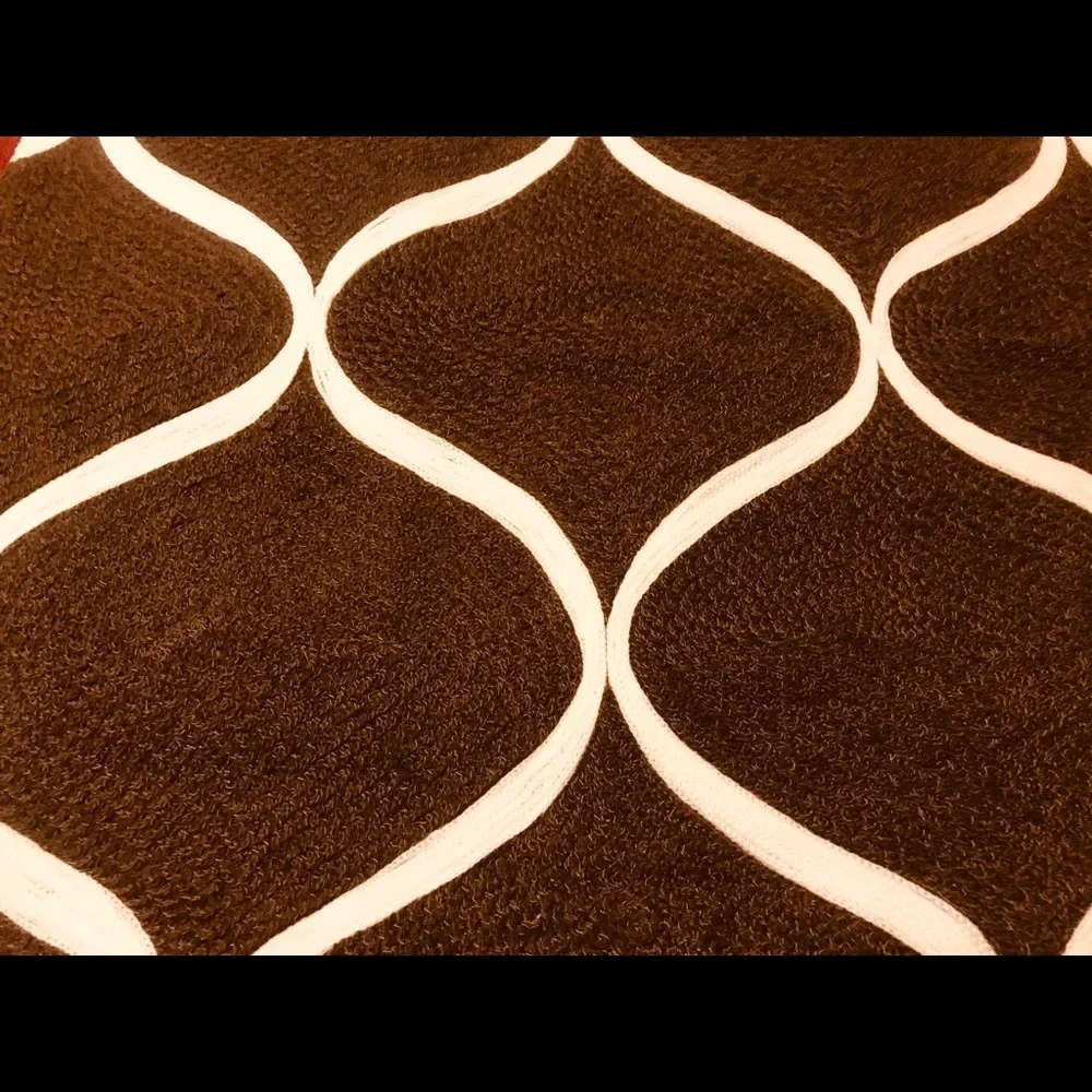 New Pottery Barn Ogee Crewel Embroidered Pillow Cover, 24”, Brown